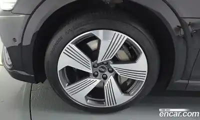 Audi e-tron 2023 0.2 гидро в Москве № 2131224, миниатюра 4