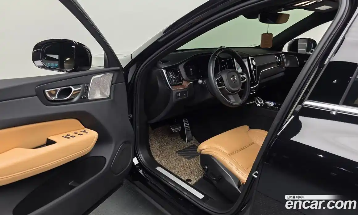 Volvo XC60 2022 2.0 гидро в Москве № 2131516, фото 13