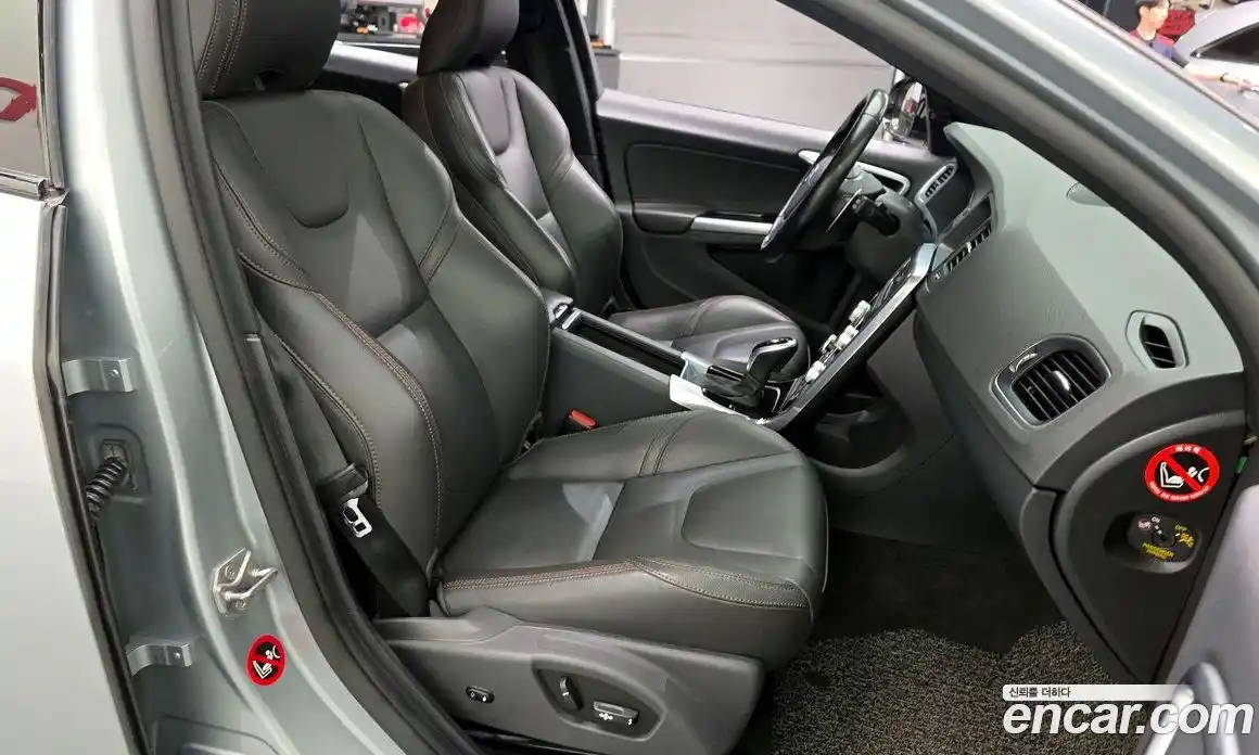 Volvo V60 2016 2.5 гидро в Москве № 2131571, фото 11