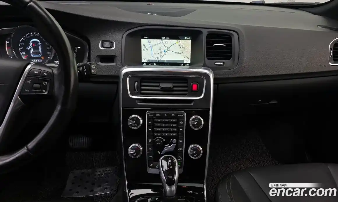 Volvo V60 2016 2.5 гидро в Москве № 2131571, фото 14