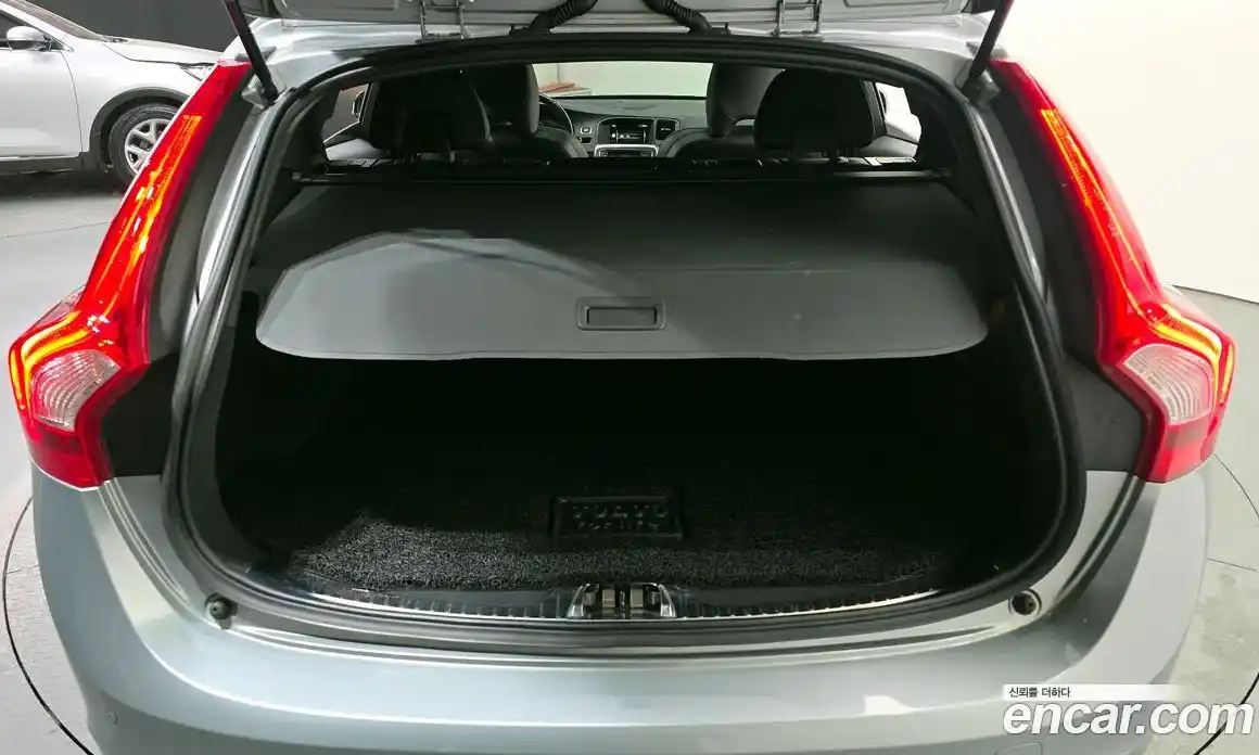 Volvo V60 2016 2.5 гидро в Москве № 2131571, фото 20