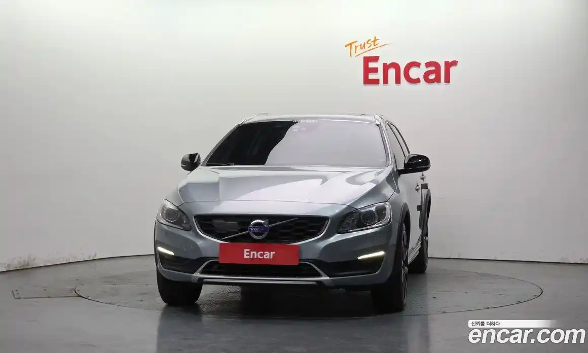 Volvo V60 2016 2.5 гидро в Москве № 2131571, фото 3