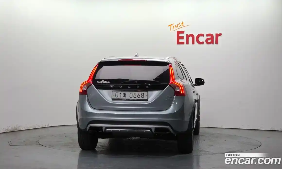 Volvo V60 2016 2.5 гидро в Москве № 2131571, фото 4