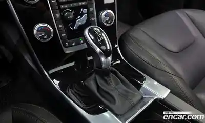 Volvo V60 2016 2.5 гидро в Москве № 2131571, миниатюра 9