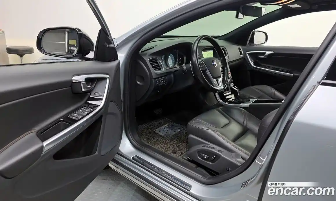 Volvo V60 2016 2.5 гидро в Москве № 2131571, фото 10