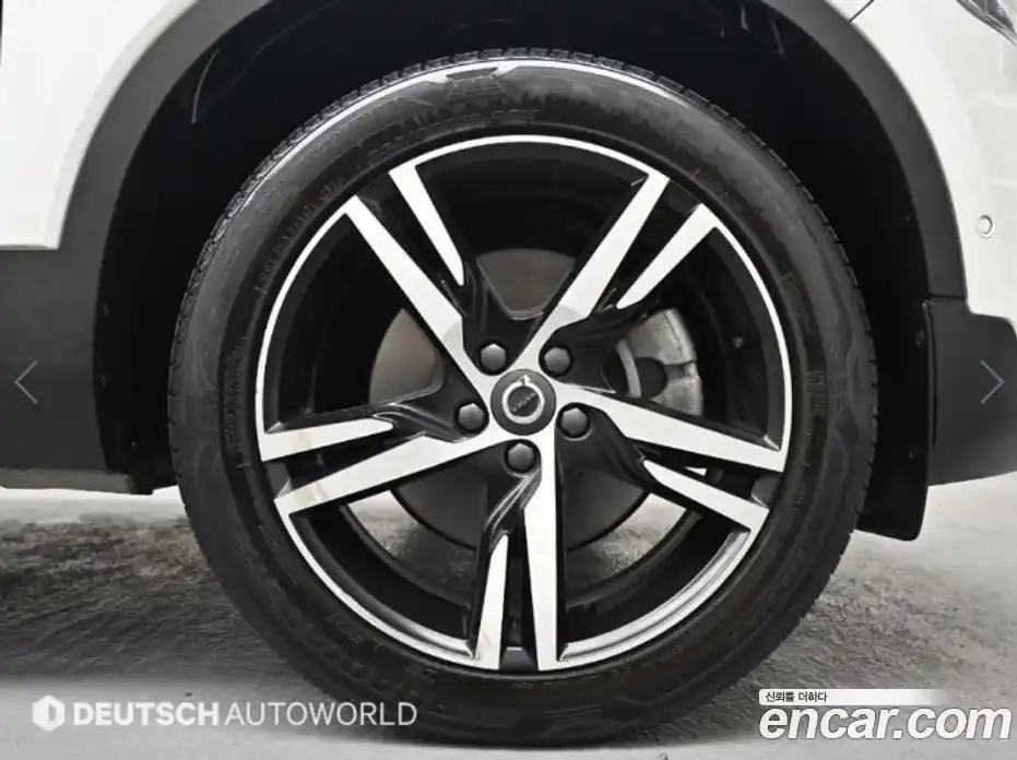 Volvo XC40 2018 2.0 гидро в Москве № 2131614, фото 5