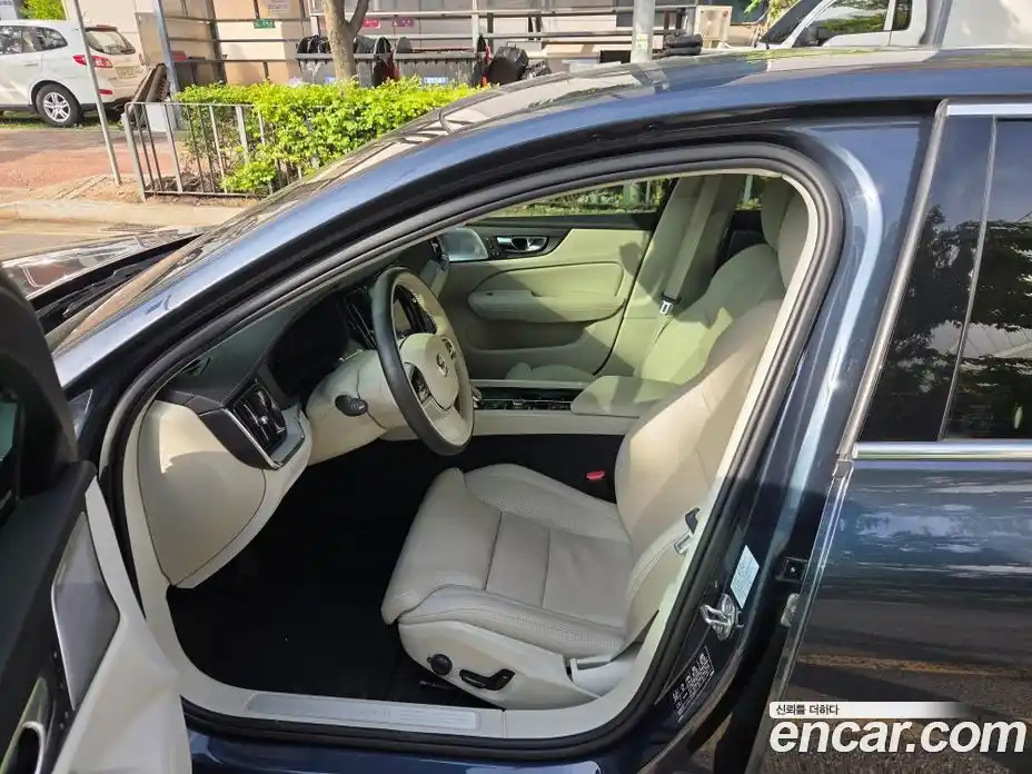 Volvo S60 2021 2.0 гидро в Москве № 2131615, фото 9