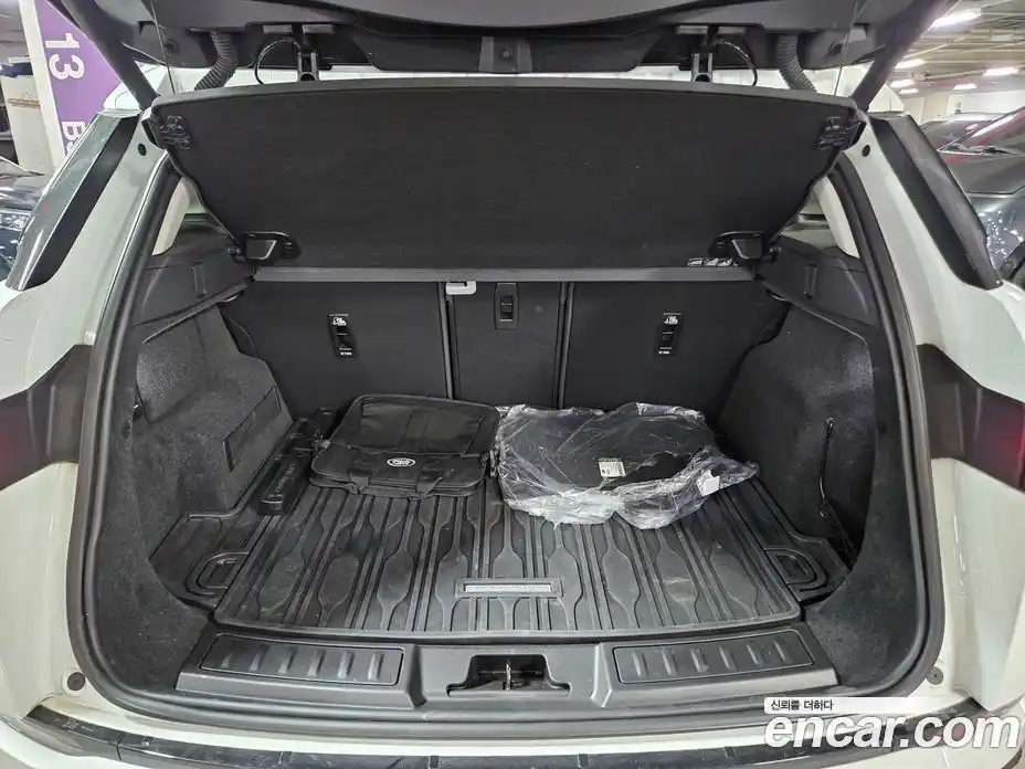 Land Rover Range-Rover Evoque 2024 2.0 гидро в Москве № 2131842, фото 18