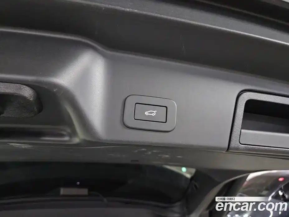 Land Rover Range-Rover Evoque 2024 2.0 гидро в Москве № 2131842, фото 19