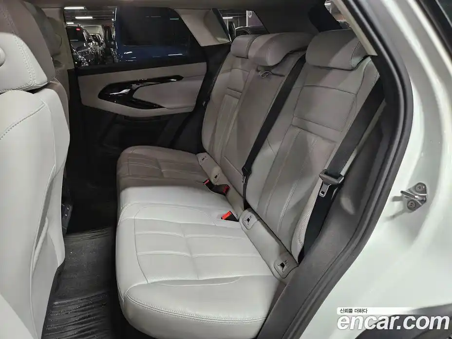 Land Rover Range-Rover Evoque 2024 2.0 гидро в Москве № 2131842, фото 7