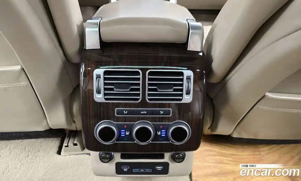 Land Rover Range-Rover 2017 5.0 гидро в Москве № 2131853, фото 18