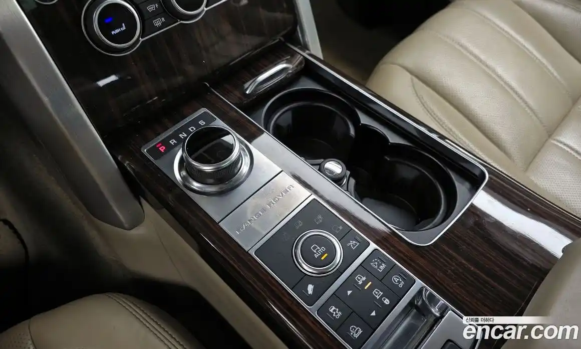 Land Rover Range-Rover 2017 5.0 гидро в Москве № 2131853, фото 9