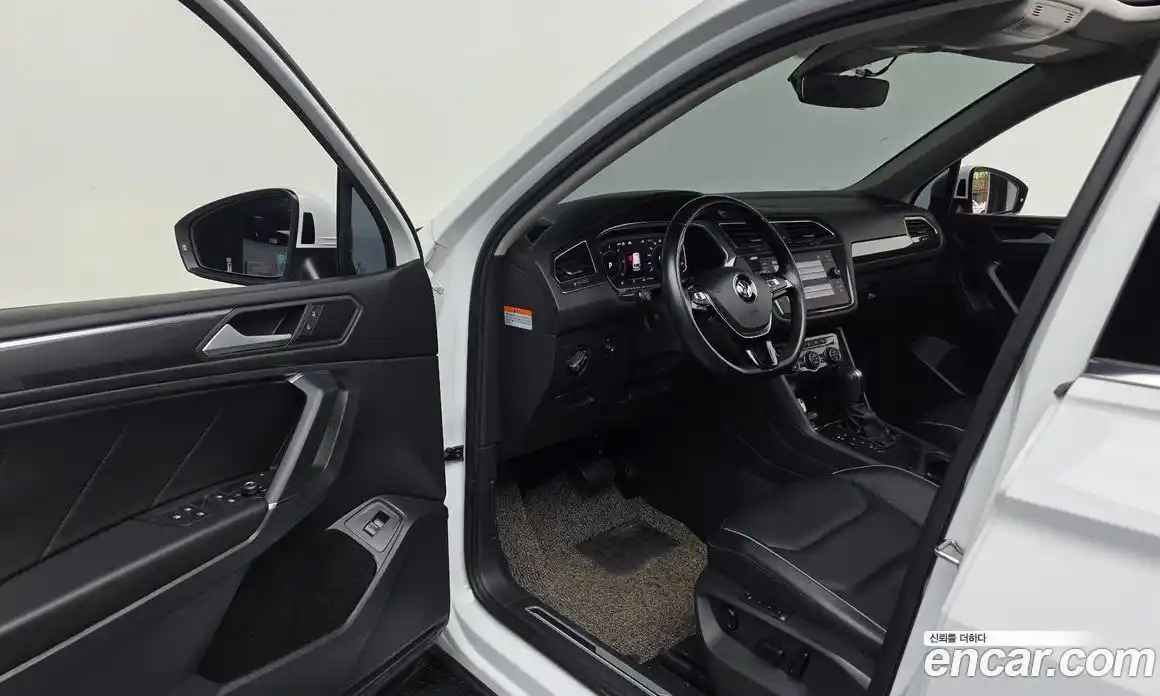 Volkswagen Tiguan 2020 2.0 гидро в Москве № 2132437, фото 13