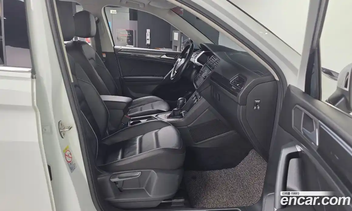 Volkswagen Tiguan 2020 2.0 гидро в Москве № 2132437, фото 17