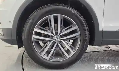 Volkswagen Tiguan 2020 2.0 гидро в Москве № 2132437, миниатюра 5
