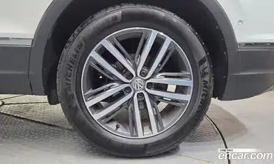 Volkswagen Tiguan 2020 2.0 гидро в Москве № 2132437, миниатюра 7