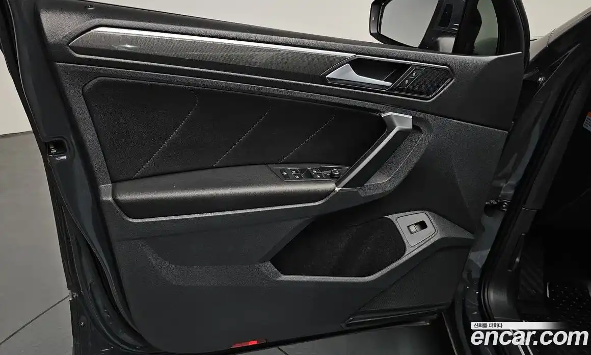 Volkswagen Tiguan 2018 2.0 гидро в Москве № 2132461, фото 13