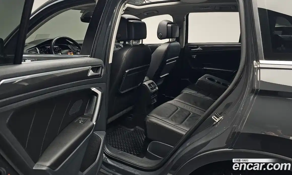 Volkswagen Tiguan 2018 2.0 гидро в Москве № 2132461, фото 16