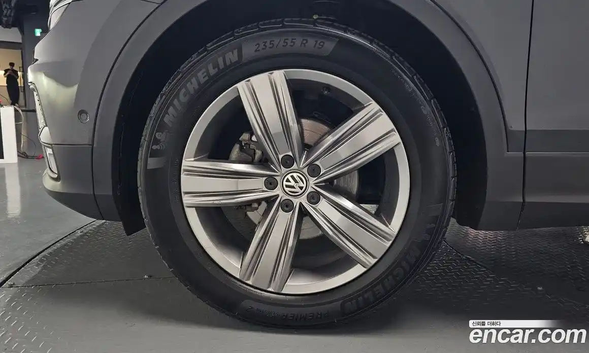 Volkswagen Tiguan 2018 2.0 гидро в Москве № 2132461, фото 4