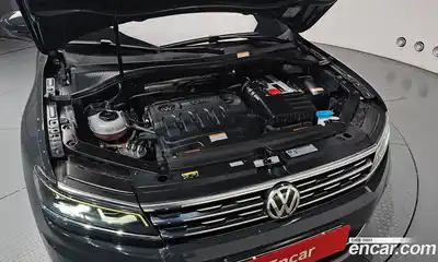 Volkswagen Tiguan 2018 2.0 гидро в Москве № 2132461, миниатюра 5