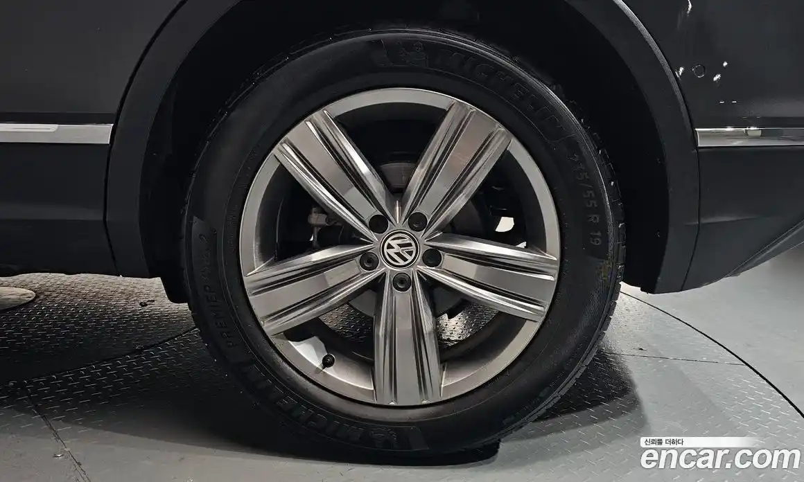 Volkswagen Tiguan 2018 2.0 гидро в Москве № 2132461, фото 6