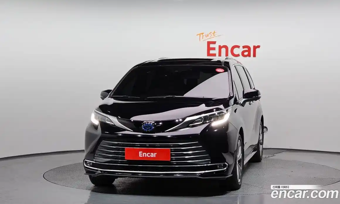 Toyota Sienna 2025 2.5 гидро в Москве № 2132913, фото 3