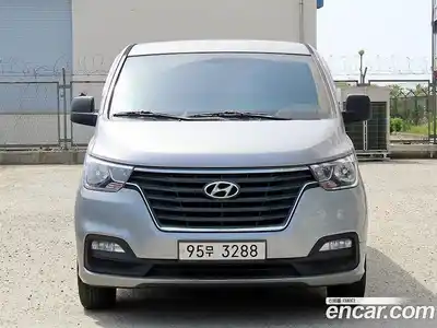 Hyundai Starex Van 3-Seater Smart