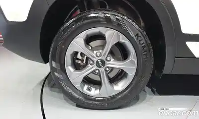 Kia Seltos 2024 1.6 гидро в Москве № 2124380, миниатюра 5