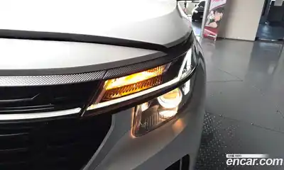 Kia Seltos 2024 1.6 гидро в Москве № 2124380, миниатюра 8