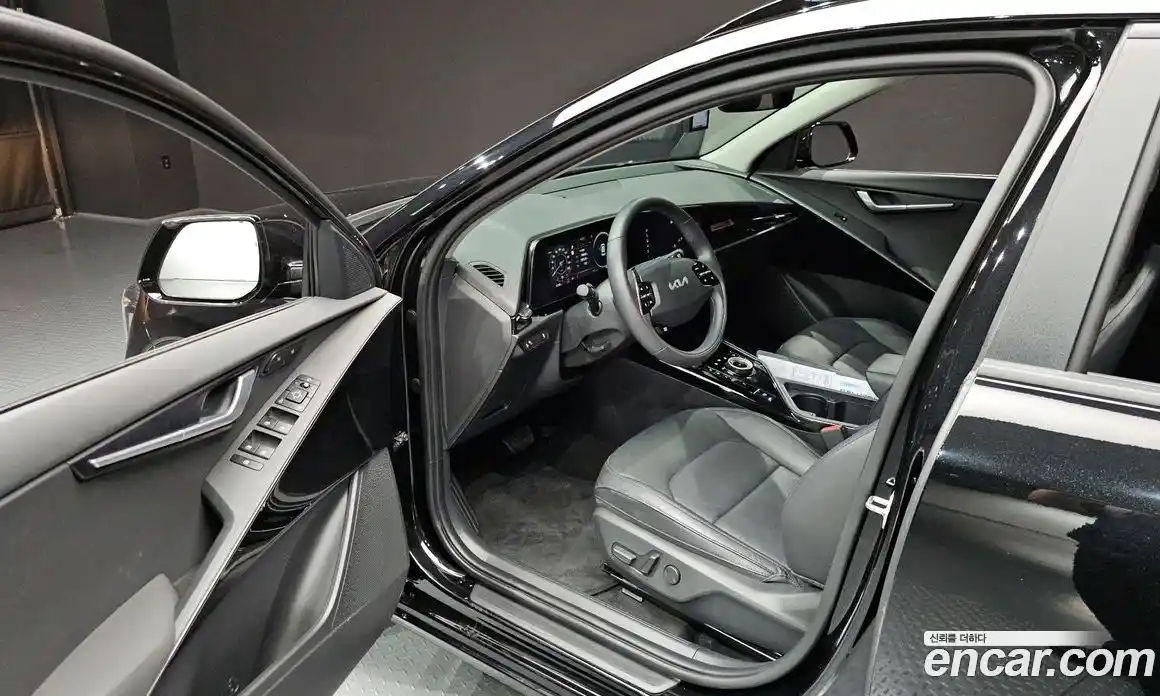 Kia Niro 2023 0.2 гидро в Москве № 2124546, фото 13