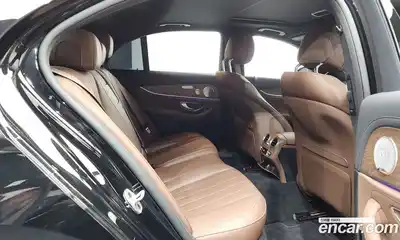 Mercedes-Benz E-Class 2023 2.0 гидро в Москве № 2124575, миниатюра 11