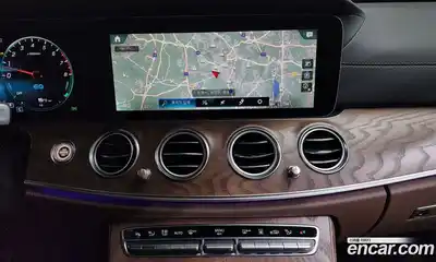 Mercedes-Benz E-Class 2023 2.0 гидро в Москве № 2124575, миниатюра 12