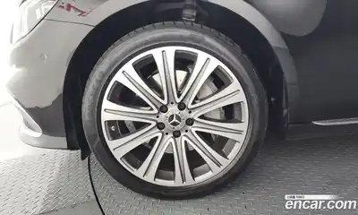 Mercedes-Benz E-Class 2023 2.0 гидро в Москве № 2124575, миниатюра 5