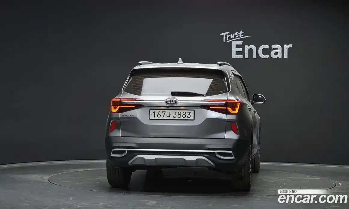 Kia Seltos 2020 1.6 гидро в Москве № 2125184, фото 4