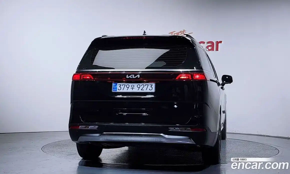 Kia Canival 2023 3.5 гидро в Москве № 2125218, фото 4