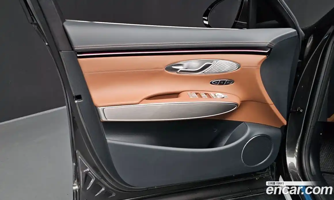Genesis GV70 2024 2.5 гидро в Москве № 2125374, фото 14