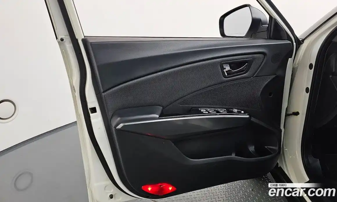 SsangYong TIBOLI 2018 1.6 гидро в Москве № 2126567, фото 14