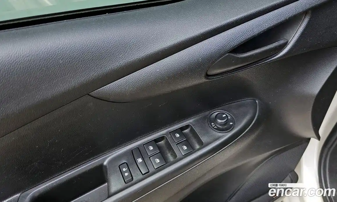 Chevrolet Spark 2016 1.0 гидро в Москве, фото 18