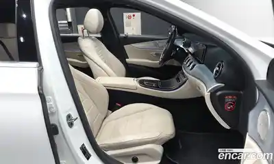 Mercedes-Benz E-Class 2021 2.0 гидро в Москве № 2128812, миниатюра 11