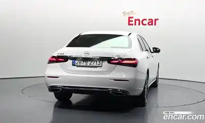 Mercedes-Benz E-Class 2021 2.0 гидро в Москве № 2128812, миниатюра 4