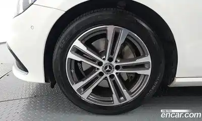 Mercedes-Benz E-Class 2021 2.0 гидро в Москве № 2128812, миниатюра 5