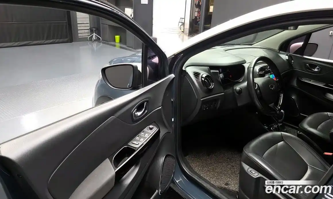 Renault QM3 2016 1.5 гидро в Москве № 2129012, фото 10