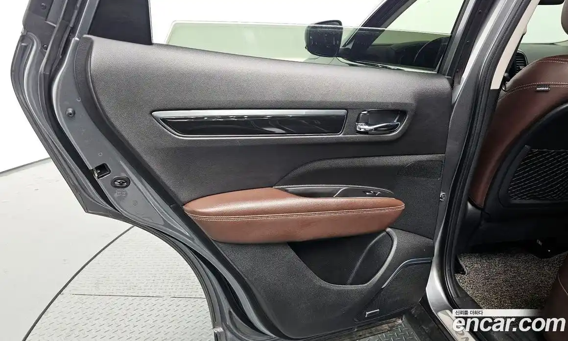 Renault QM6 2017 2.0 гидро в Москве № 2129291, фото 14