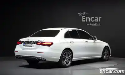 Mercedes-Benz E-Class 2021 2.0 гидро в Москве № 2130332, миниатюра 2