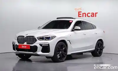 BMW X6 M50i