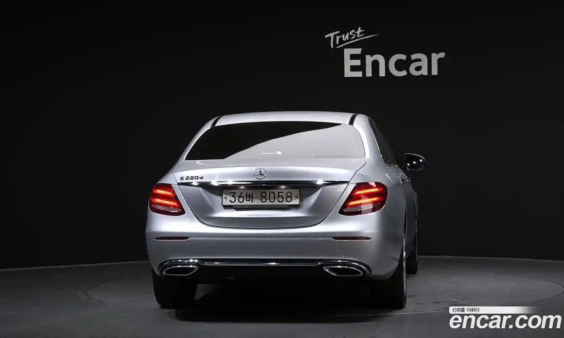 Mercedes-Benz E-Class 2017 1.9 гидро в Москве № 2130926, фото 4