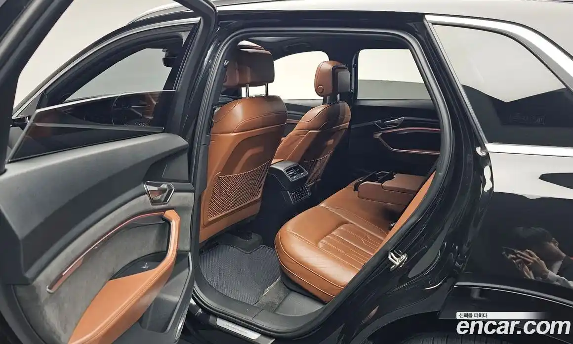 Audi e-tron 2021 0.2 гидро в Москве № 2131057, фото 16