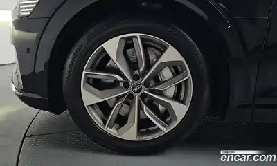 Audi e-tron 2021 0.2 гидро в Москве № 2131057, миниатюра 4