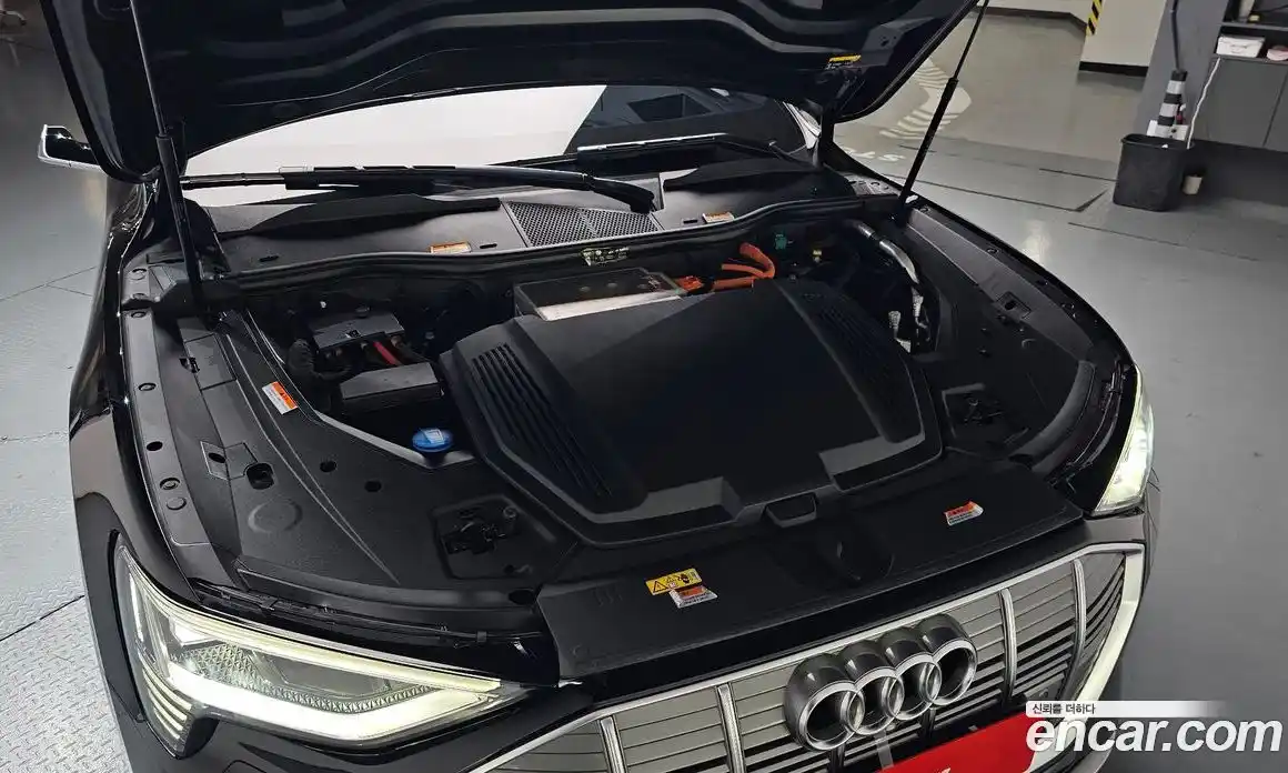Audi e-tron 2021 0.2 гидро в Москве № 2131057, фото 5