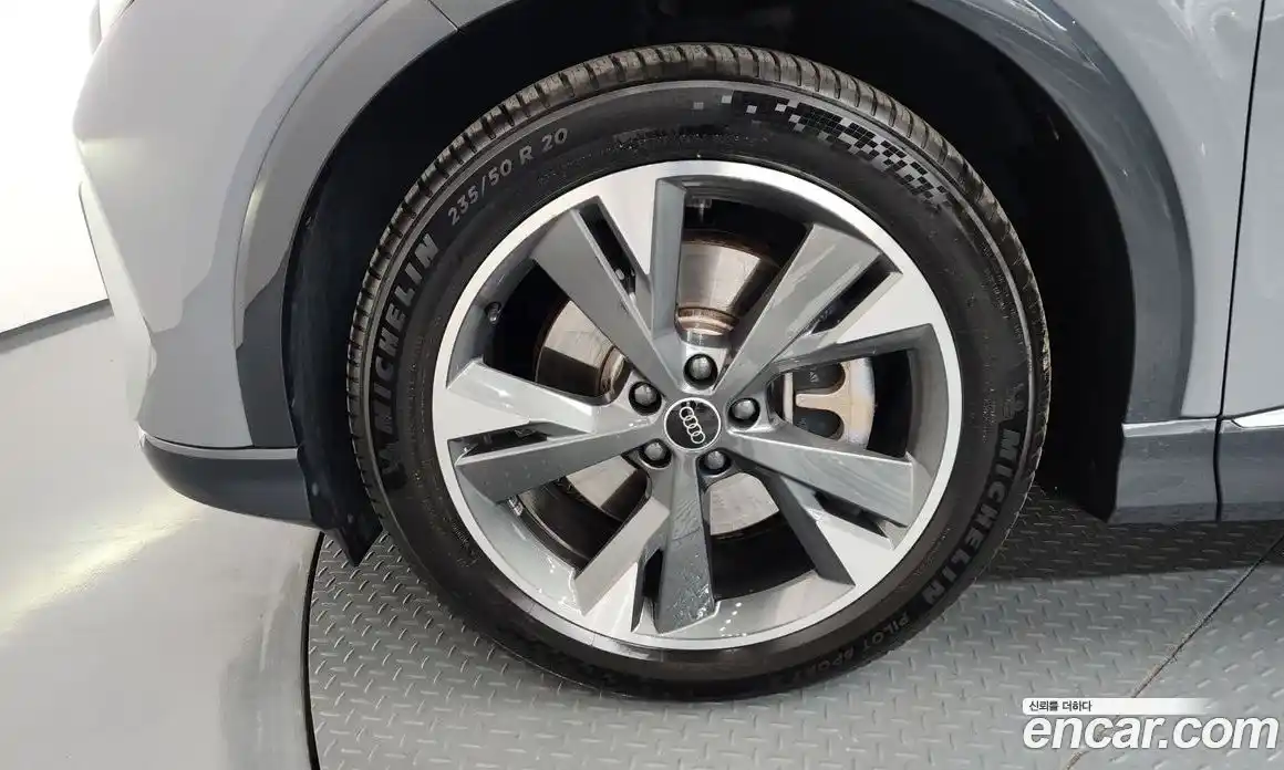 Audi Q4 e-tron 2023 0.2 гидро в Москве № 2131183, фото 5